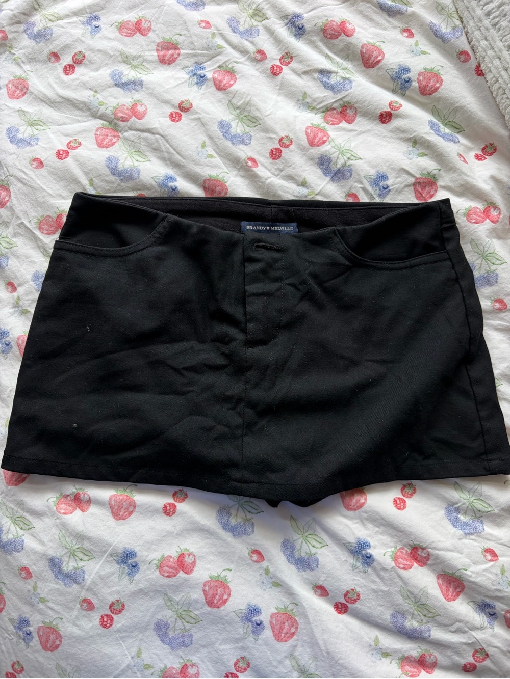 Brandy Melville low rise black skirt - Picture 2 of 3